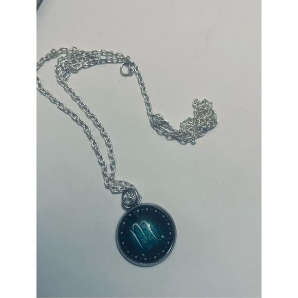 Scorpio glow in THE DARK ZODIAC HOROSCOPE STAR SIGN NECKLACE - Picture 5 of 14